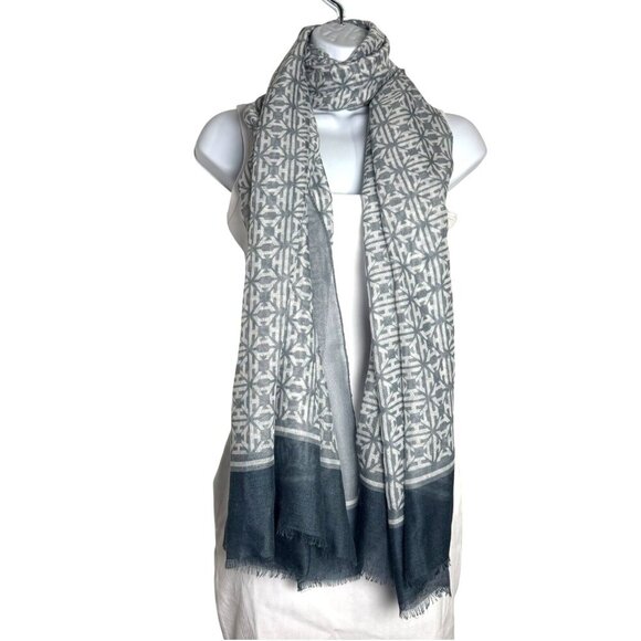 India Hicks Heritage Blue Monogram Scarf Shawl sarong - Picture 6 of 6